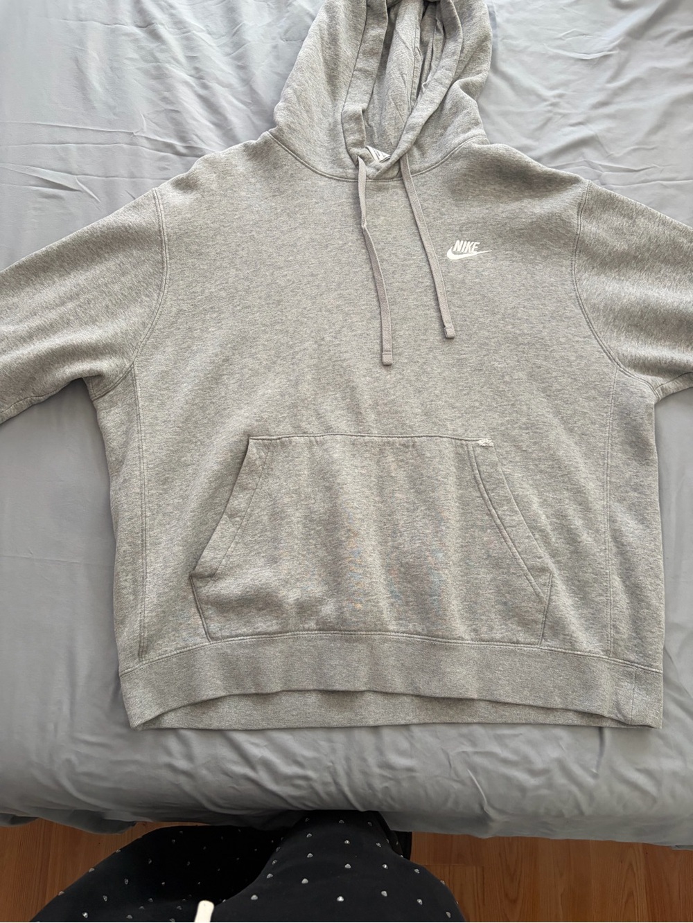 Nike Men’s Gray Pullover Hoodie Sweatshirt